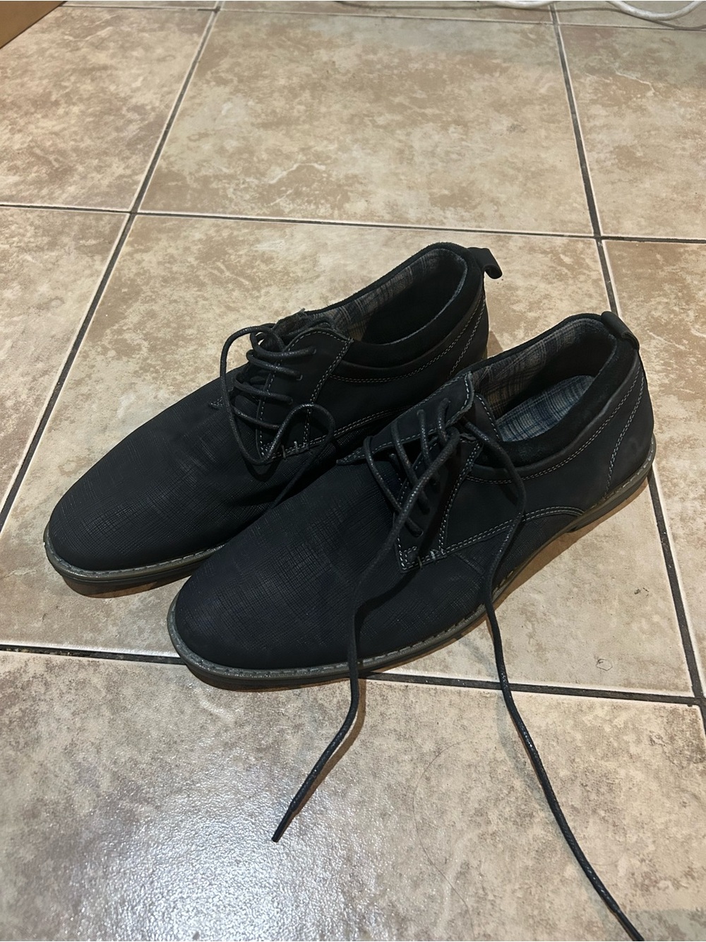 Steve Madden Black Lace-Up Derby Shoes with Textured Upper